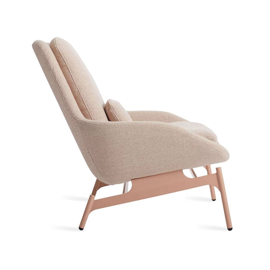 Field lounge chair